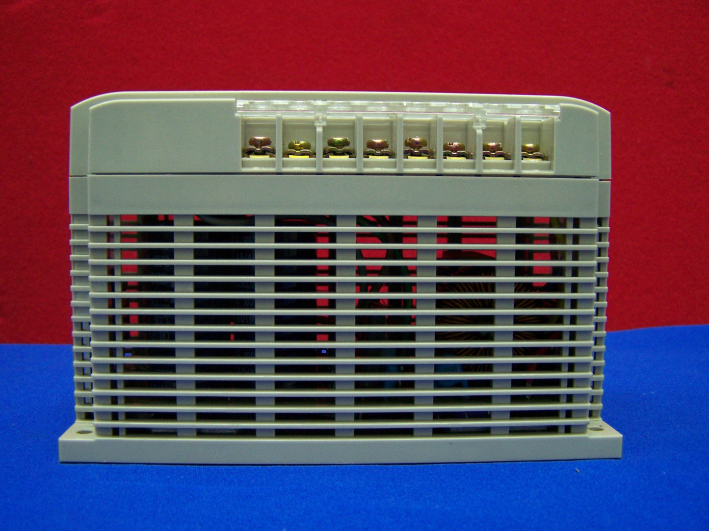 OMRON S82K-10024 VOEDING