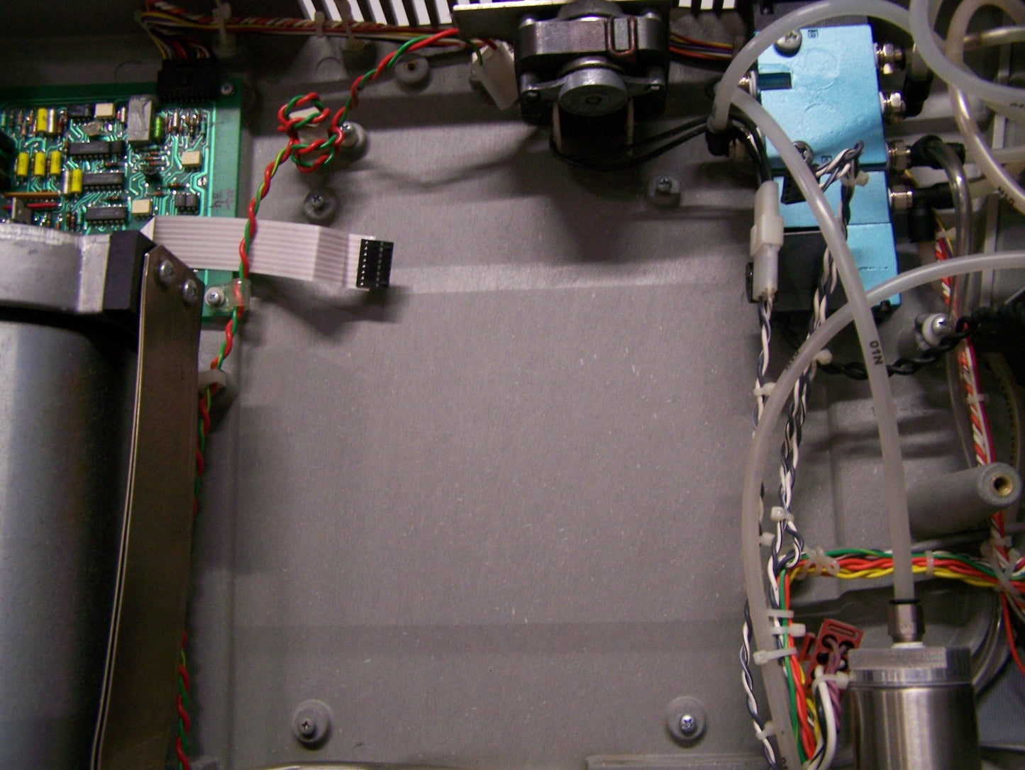 BRANSON ULTRASONIC WELDER 910IWT INPUT 117 VAC 13 AMP 50/60 HZ FOR PARTS REPAIR