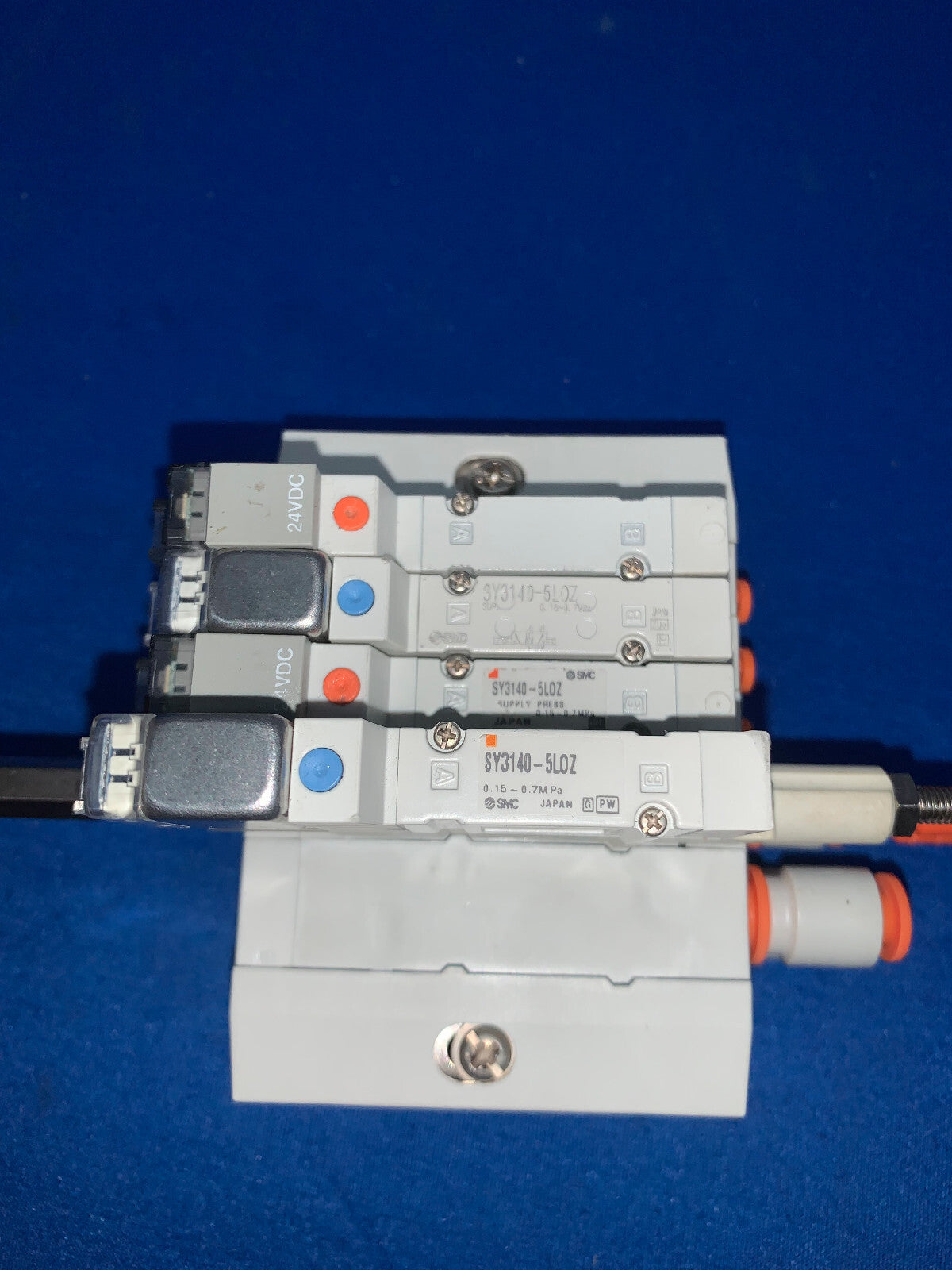 VÁLVULA SOLENOIDE SMC ARBY3000-06-P-2-X1 CON 3 SY3140-5LOZ