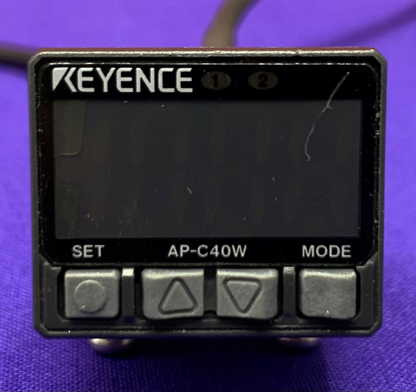 Keyence AP-C40W Amplificatore Unità Sensore di pressione con staffa di montaggio 12-24 V CC 