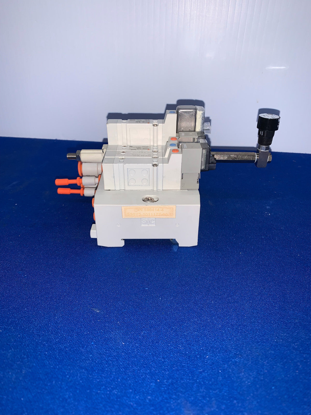 VÁLVULA SOLENOIDE SMC ARBY3000-06-P-2-X1 CON 3 SY3140-5LOZ