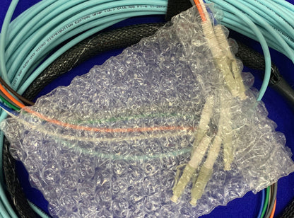 CANTIDAD 2 - CONJUNTO DE CABLE DE 6 FIBRAS BROADATA FC6-OM3-LC-LC-75-ISM