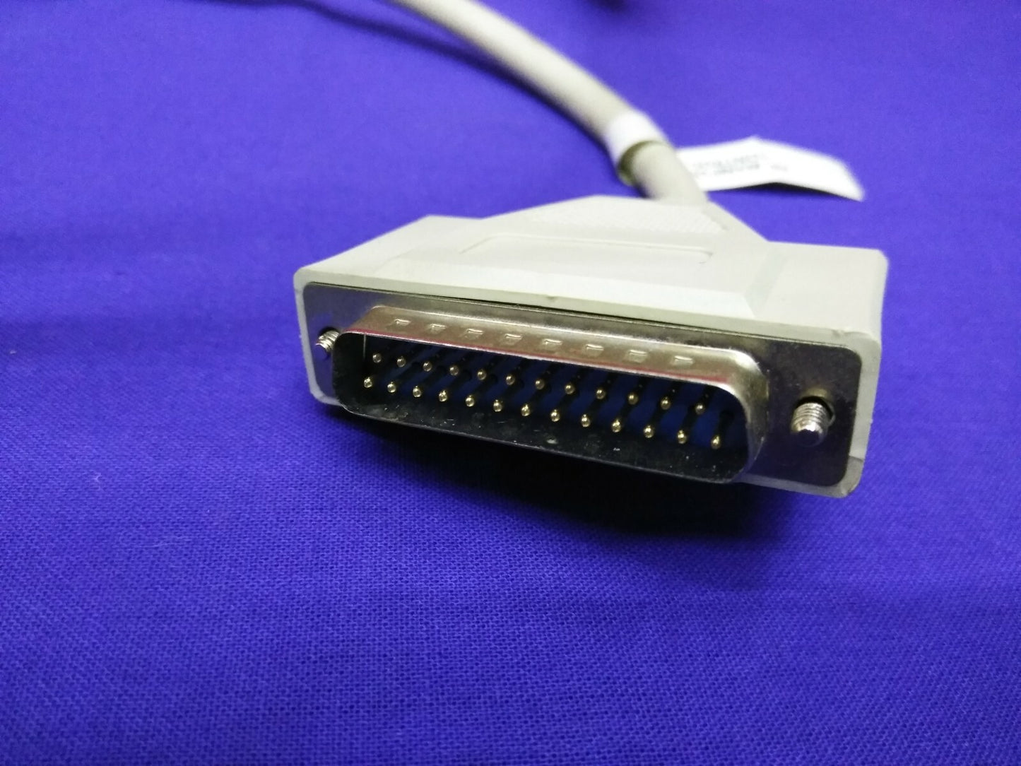 SMC-Stationsverteiler mit 7 SV1100-5FU-Ventilen und Kabel 