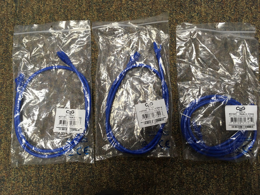 C2G QTY 2 27141 3' CAT6 SNAGLESS BLAUW QTY 1 31341 5' CAT6 SNAGLESS BLAUW KABELS