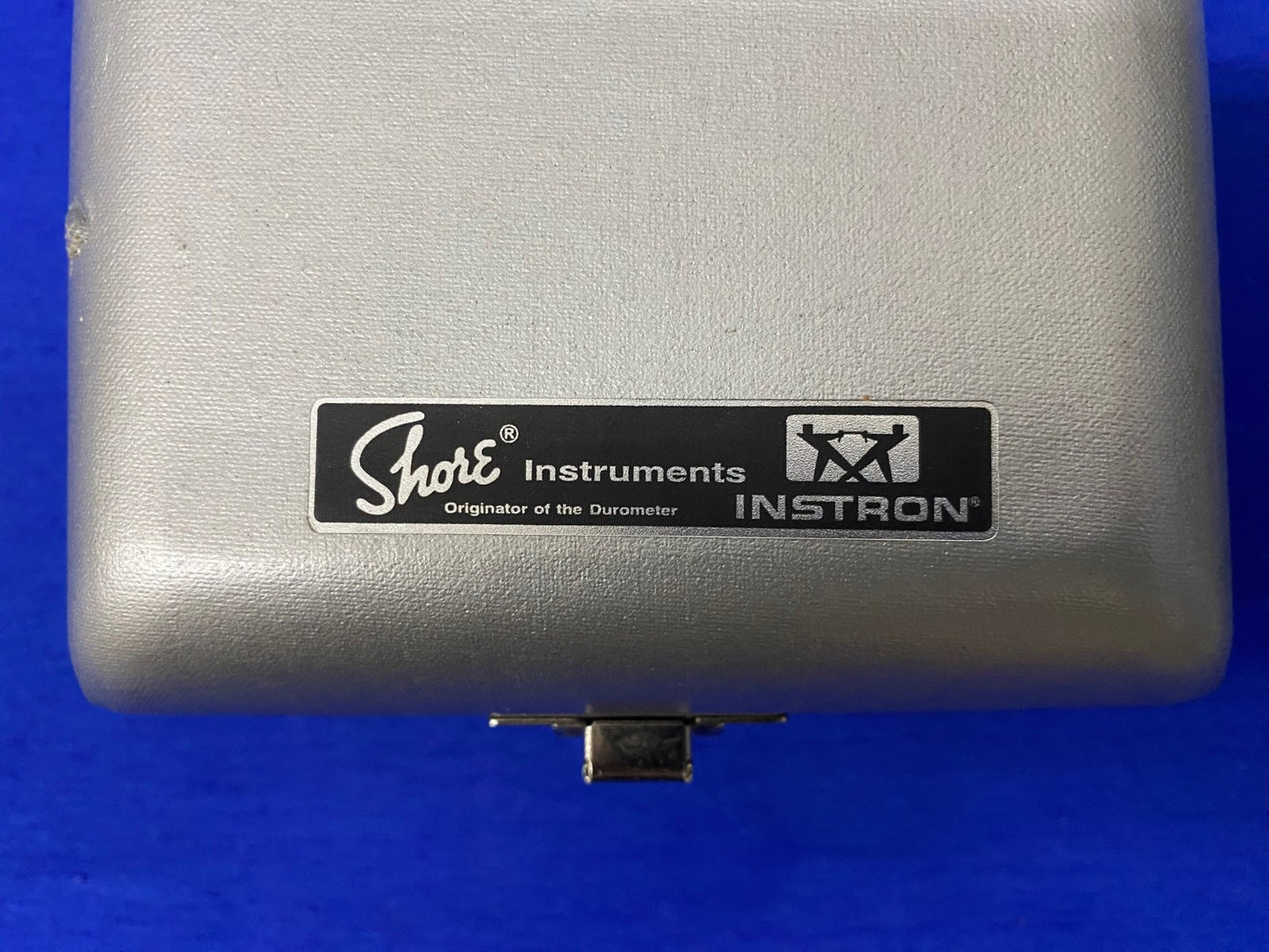 INSTRON SHORE ® DUROMETER TYPE ASTM D2240 PT#407716800 TYPE D-LONG