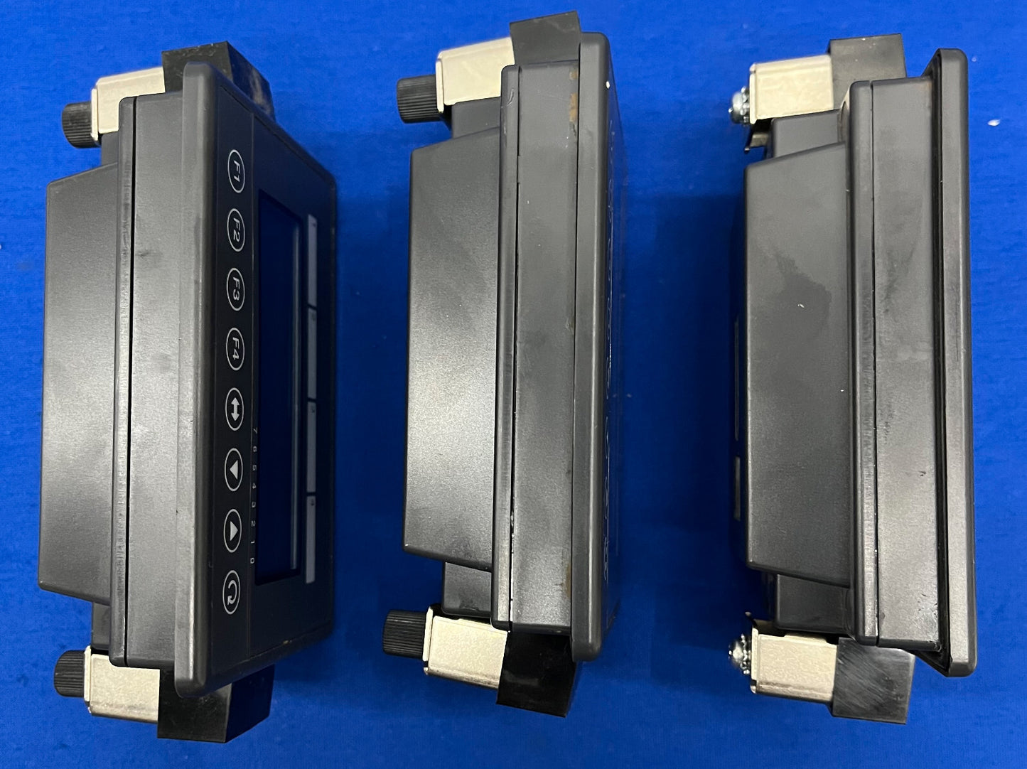 KEYENCE CORP KV-D20 OPERATOR INTERFACE PANEL 4 LINES - TEILE/REPARATUR - 1 LOT ANZAHL 3