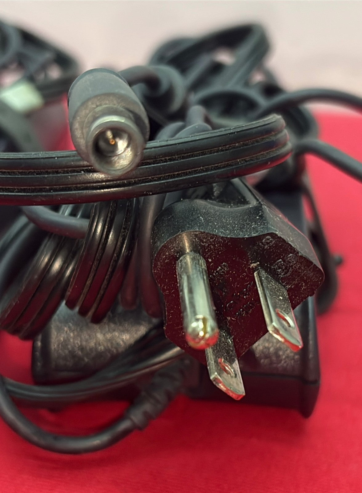 DELL PA-1900-02D FAMILY PA-10 DP/N: 9T215 AC POWER ADAPTER CHARGER - 1 LOT QTY 2