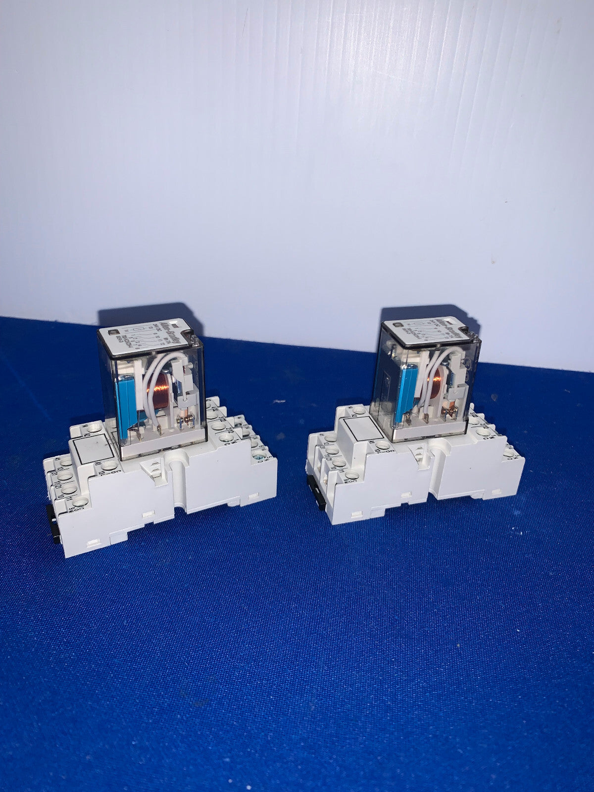 ALLEN-BRADLEY, 700-HC24Z24-4, RELAIS, VERKAUF ALS 1 LOT, MENGE 2 FÜR 30 $