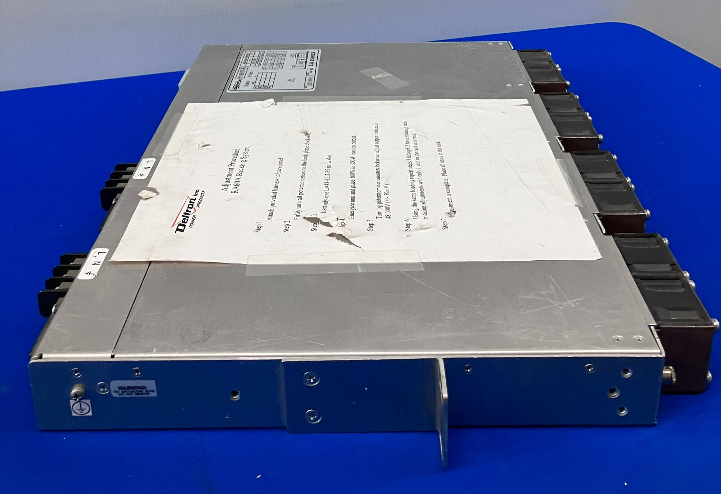 DELTRON POWER PRODUCTS LA SERIES 11997XA ALIMENTATORE RACK MOUNT (MANCANTE UNO)