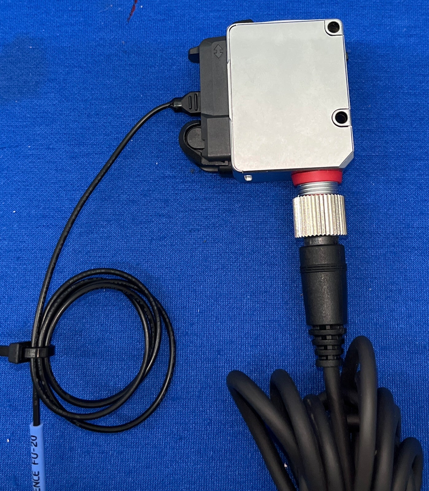 KEYENCE IO-LINK LASER SENSOR LR-WF10C LR-W SERIE &amp; FU-20 SENSOR OP-75721 KABEL