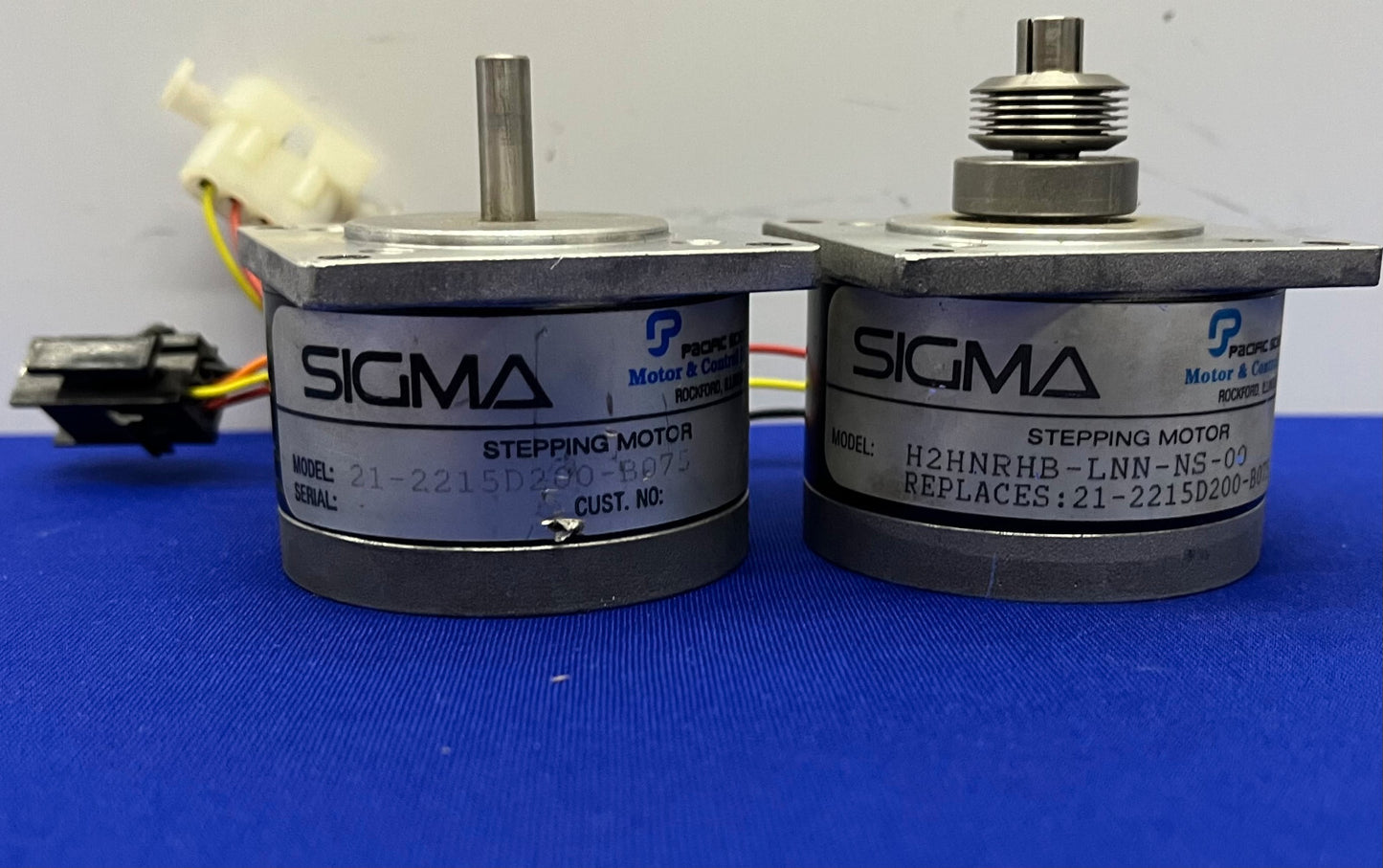 MOTOR PASO A PASO PACIFIC SCIENTIFIC SIGMA 21-2215D200-B075 HZHNRHB-LNN-NS-00 CANTIDAD 2 