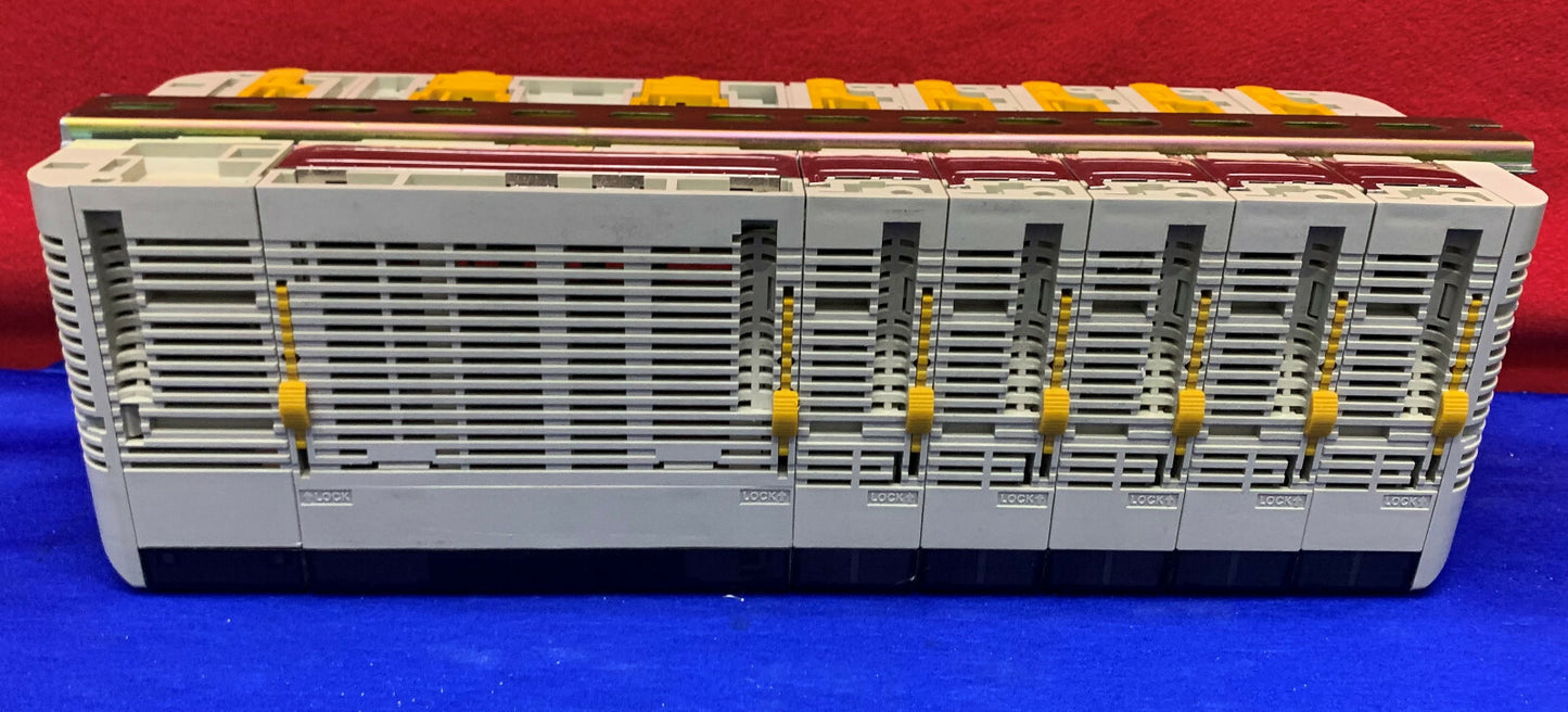 Omron Sysmac CQM1 Programmierbare Steuerung PA203 CPU21 OCH ID212 (3X) OC222 (2X)