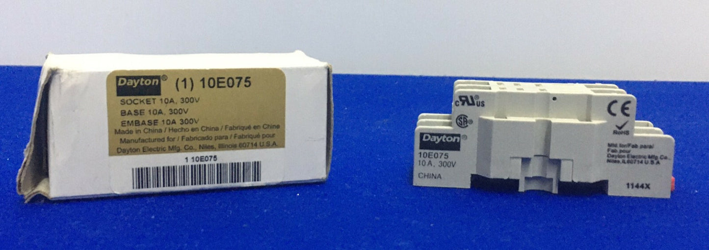PRISE DAYTON (1) 10E075 10A 300V