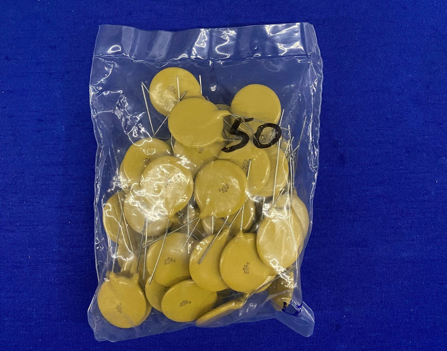 PANASONIC DIGI-KEY P4140-ND / ECK-D3A103KBP - 1 パック 50 個入りコンデンサ