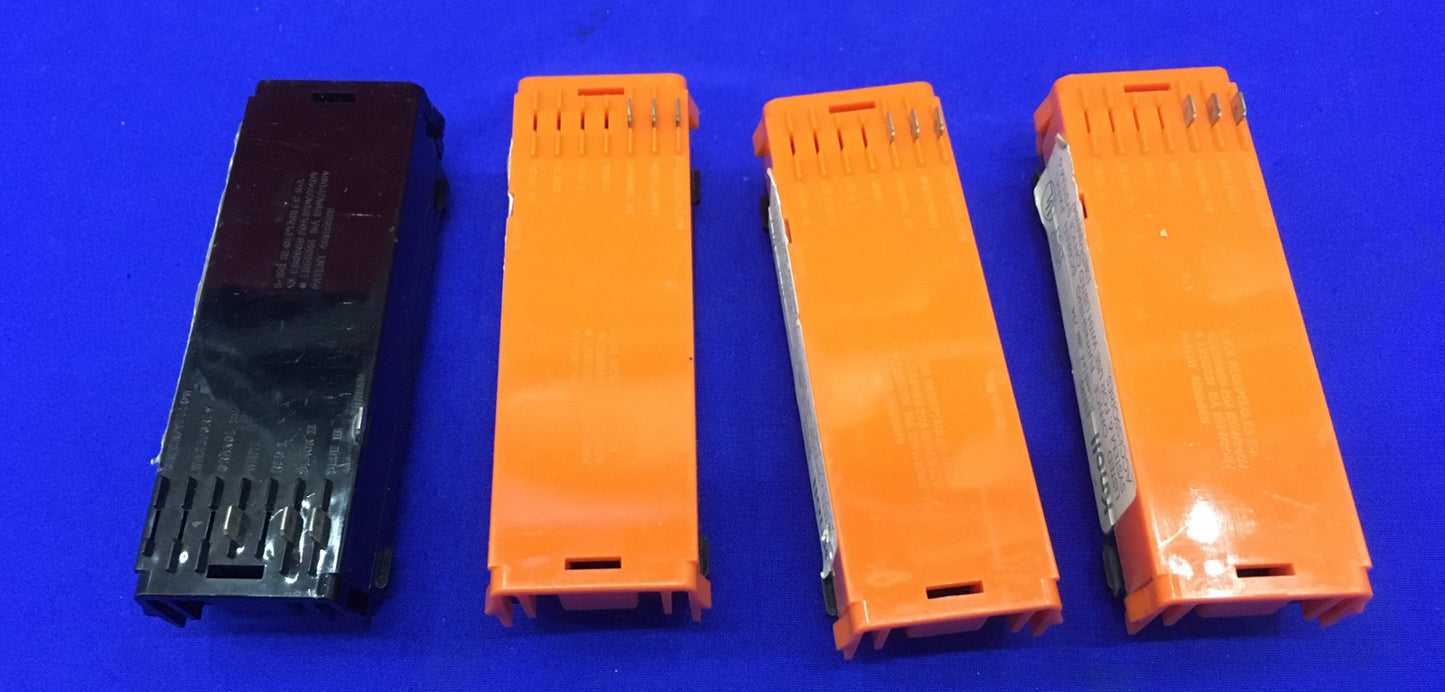 RECEPTÁCULOS ELÉCTRICOS KNOLL CANTIDAD 3 618195 Y CANTIDAD 1 618183 