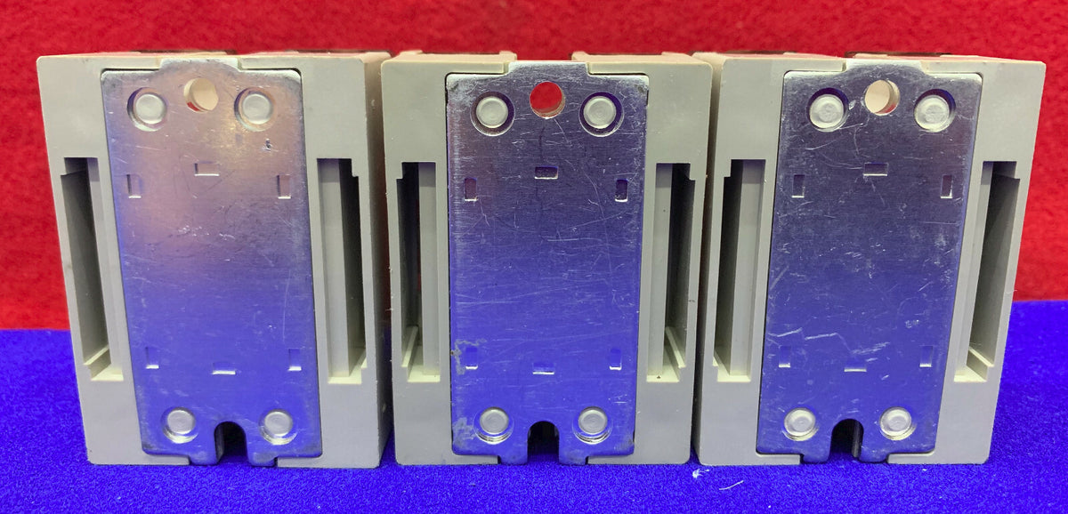AANTAL 3 - OMRON G3NA-210B SOLID STATE RELAIS