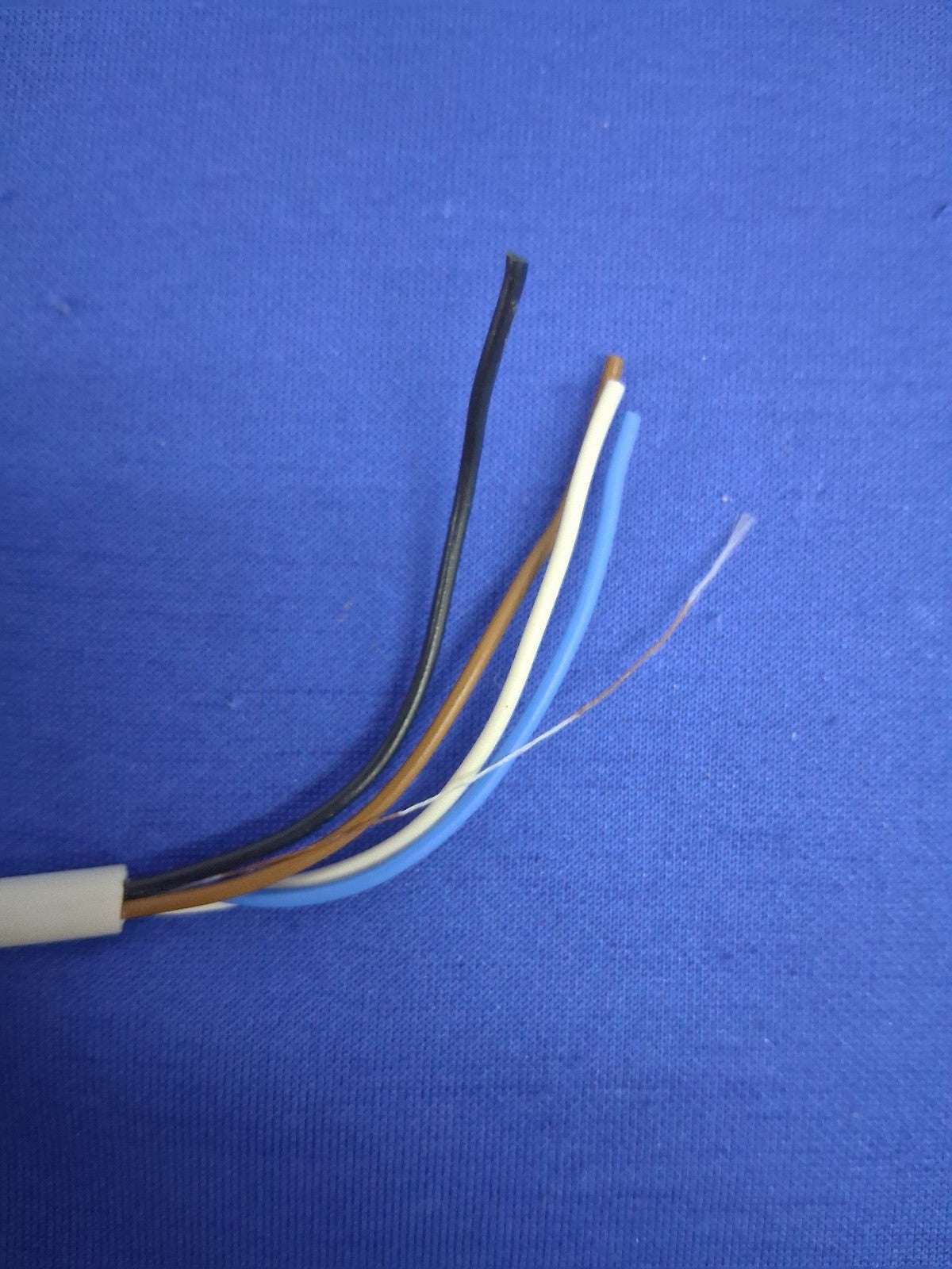 SMALLER MINI  90 DEGREE ELBOW,9' LENGTH  CEI 20-22 II 0.R ELECTRIC CABLE