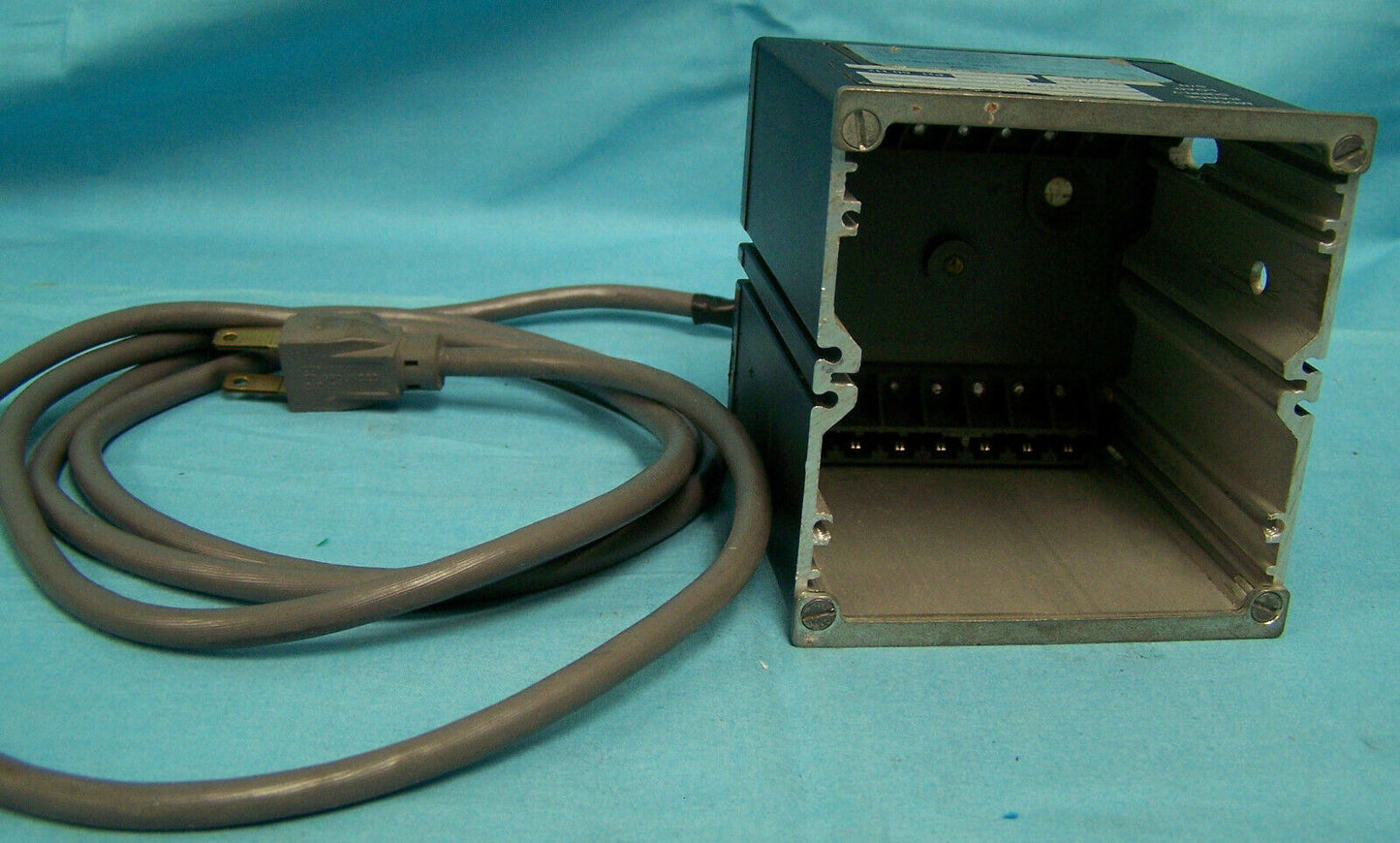 APPARECCHIATURA DI CONTROLLO DI PROCESSO MODELLO 4201-P-C2/W/OPT F REGOLATORE DI TEMPERATURA