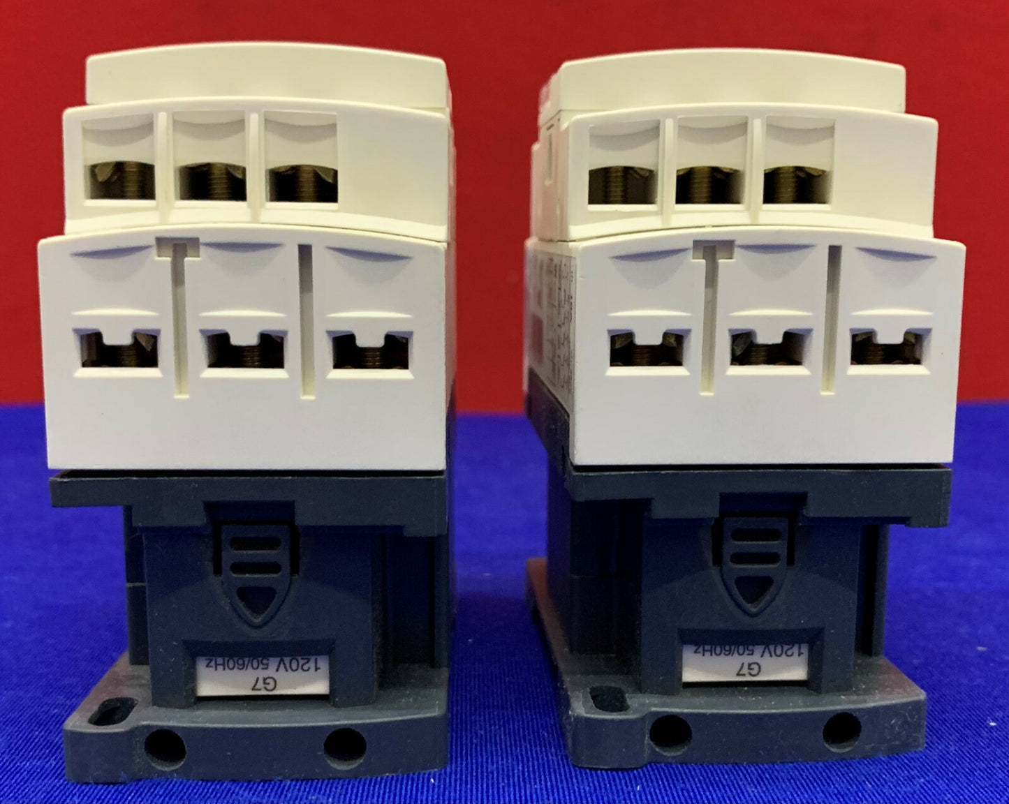 Lot von 2 Schneider Square D Telemecanique CAD50G7 Steuerrelais