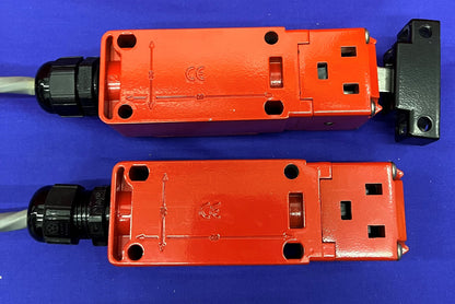 AANTAL van 2 Allen Bradley Guard Master MR-GD2 Veiligheidsschakelaar 1 ONTBREKENDE SLEUTEL