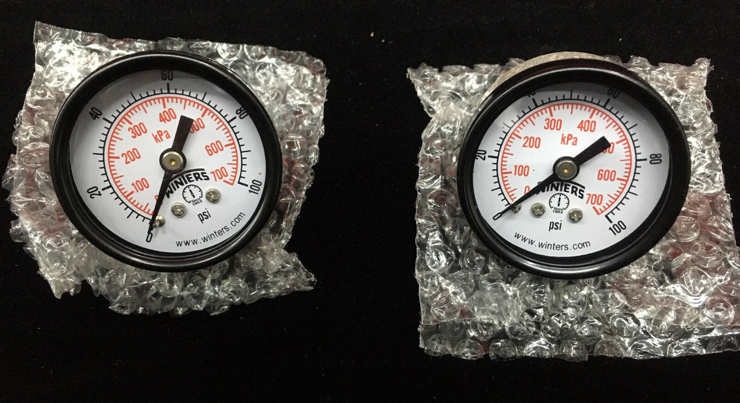 QTY 2 - WINTERS PEM1420 CALIBRO 1,5" QUADRANTE 1/8" NPT POSTERIORE 0-100 PSI/KPA