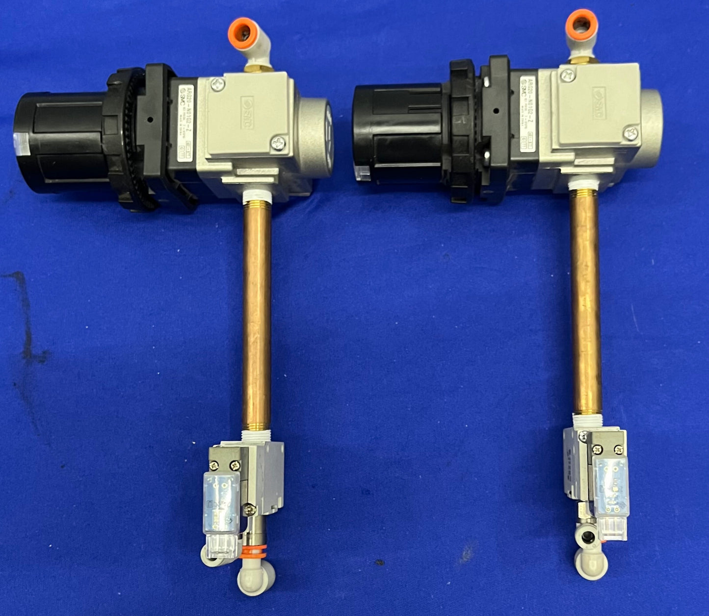 MANÓMETRO REGULADOR SMC ARG20-N01G2-Z con SMC VQZ232R-5M1-N7T - 1 LOTE CANTIDAD 2 