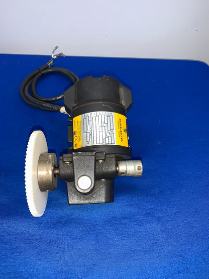 MOTOR DE ÁNGULO RECTO BALDOR GP23005, 23A012/001G1, 8,2 RPM, 15 LIBRAS DE TORSIÓN, 10 A, 90 VCC