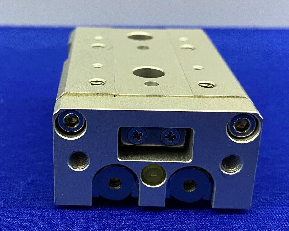 SMC MXS8-10 CYL SCHUIFTAFEL DUBBELE STAAFPERS. 0,15 - 0,7 MPa