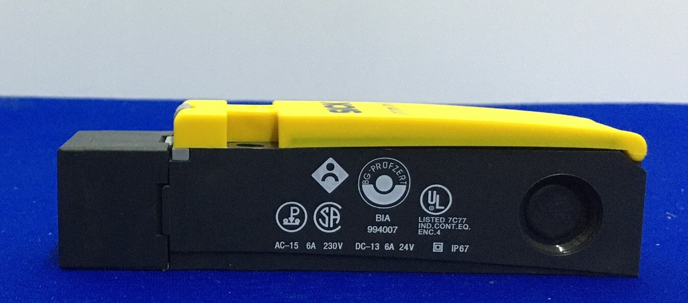 SICK i11-S121 / i11mini SAFETY INTERLOCK SWITCH