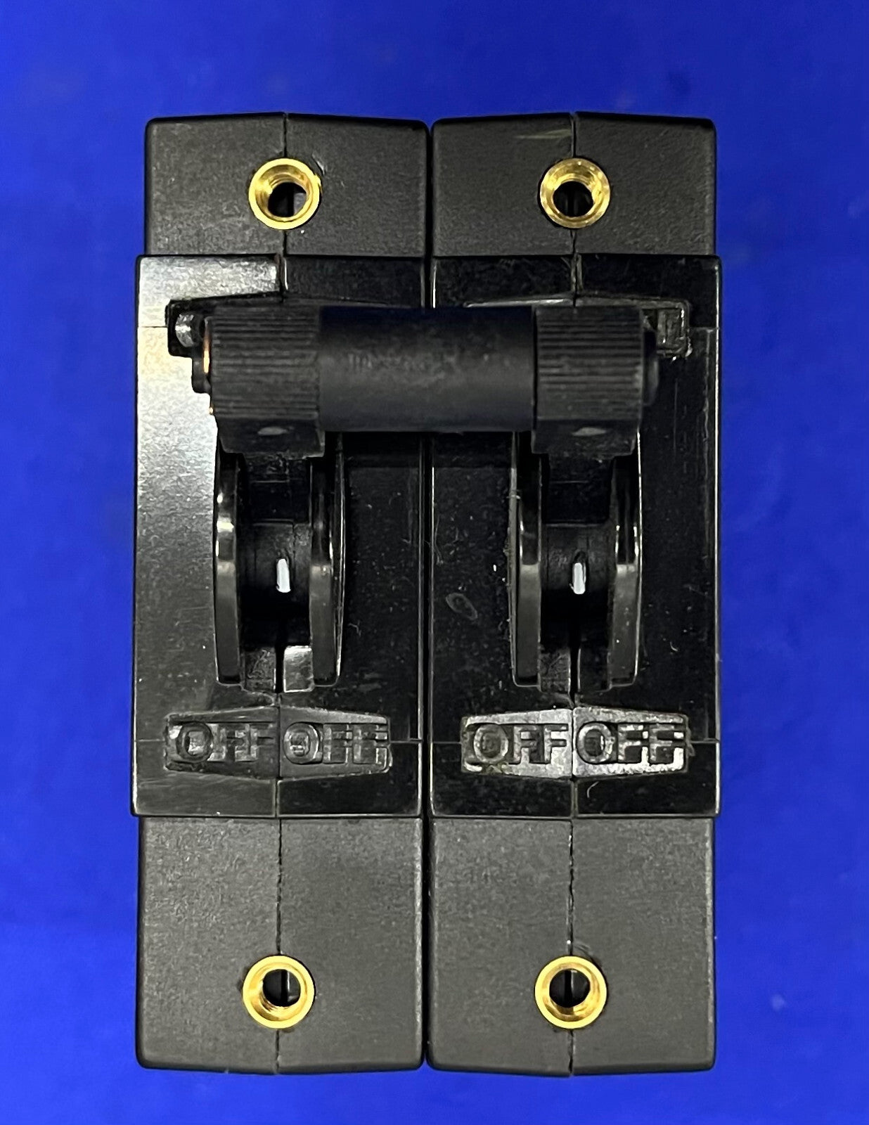 DISYUNTOR POTTER &amp; BRUMFIELD W92-X112-10 AMPERAJE 10 277 V CA 50/60 HZ 