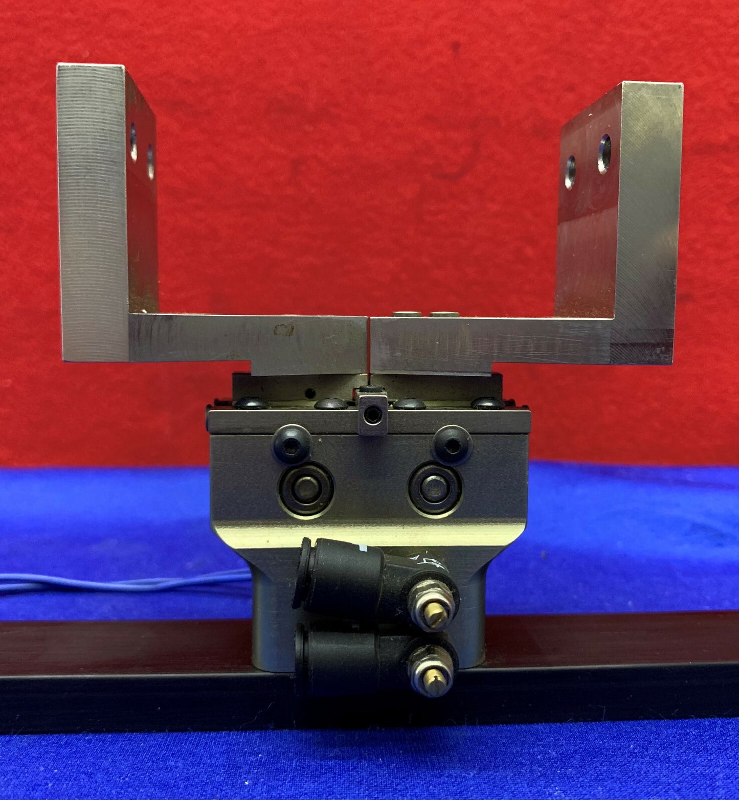 Destaco Robohand RP-50P Precision Roller Parallel Gripper w/Robohand OISP-019