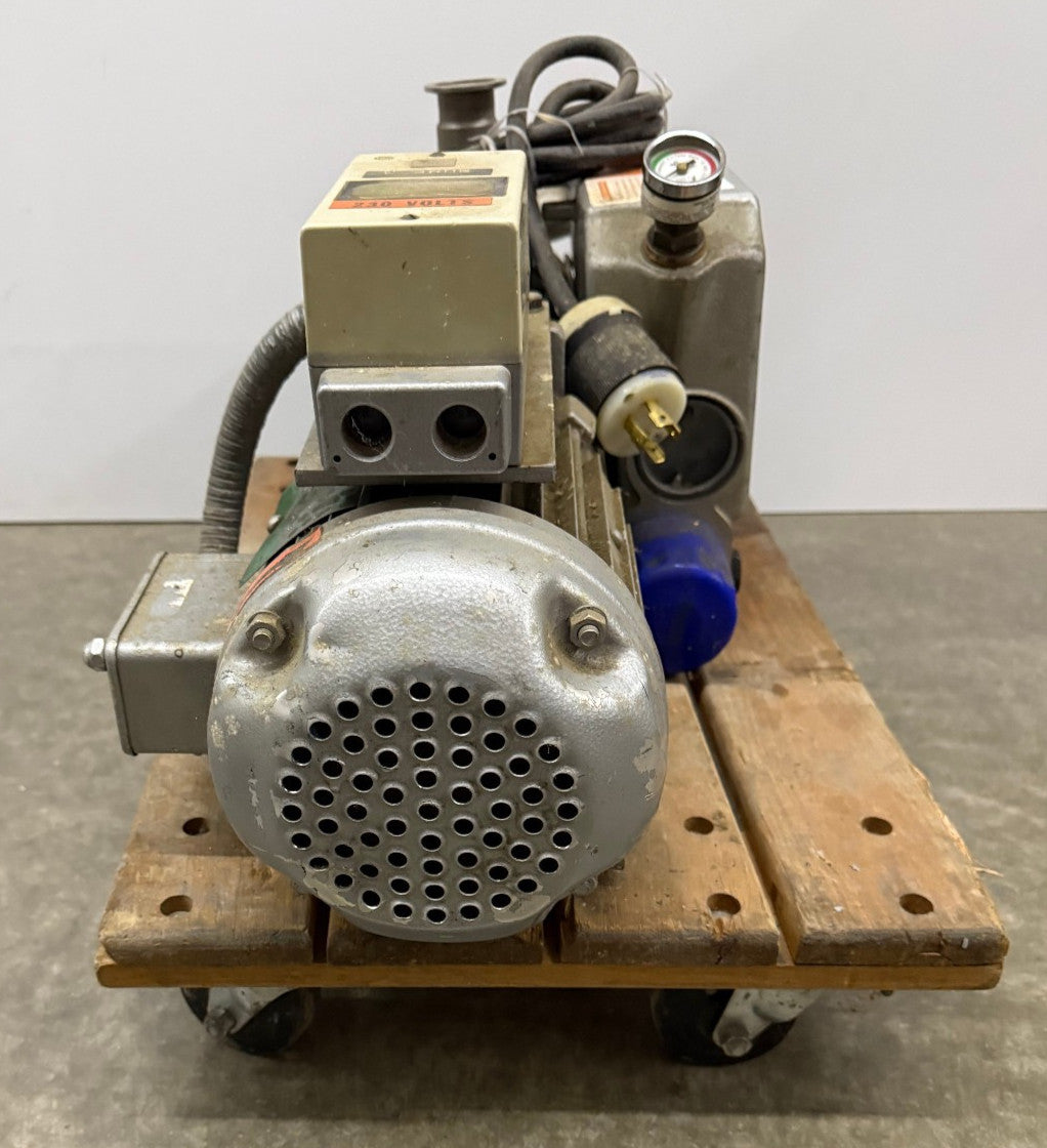 BUSH AKH 1EF100LA-04 VACUUM PUMP 208 V 60 HZ FOR PARTS REPAIR