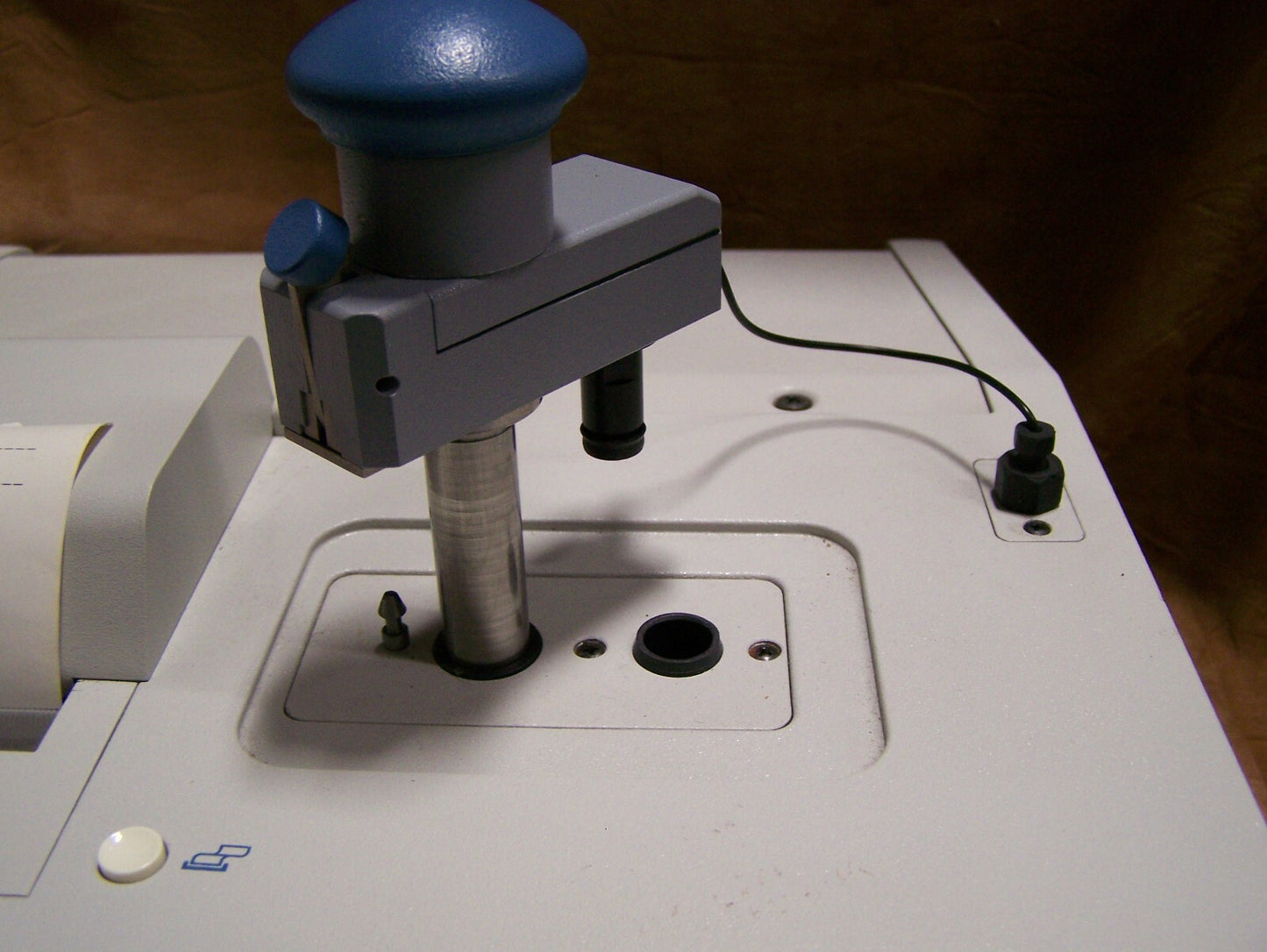 LABORATOIRE DE LUMINESCENCE ANALYTIQUE MONOLIGHT 2010 POUR USAGE DIAGNOSTIQUE INVITRO
