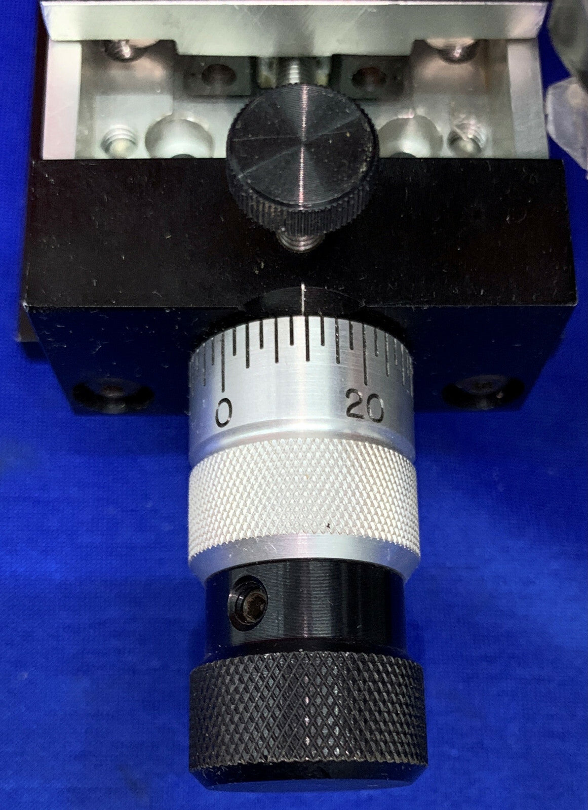 DVT SmartImage Sensor Serie 600 630 mit ALM LA2-6-2K Linearschlitten