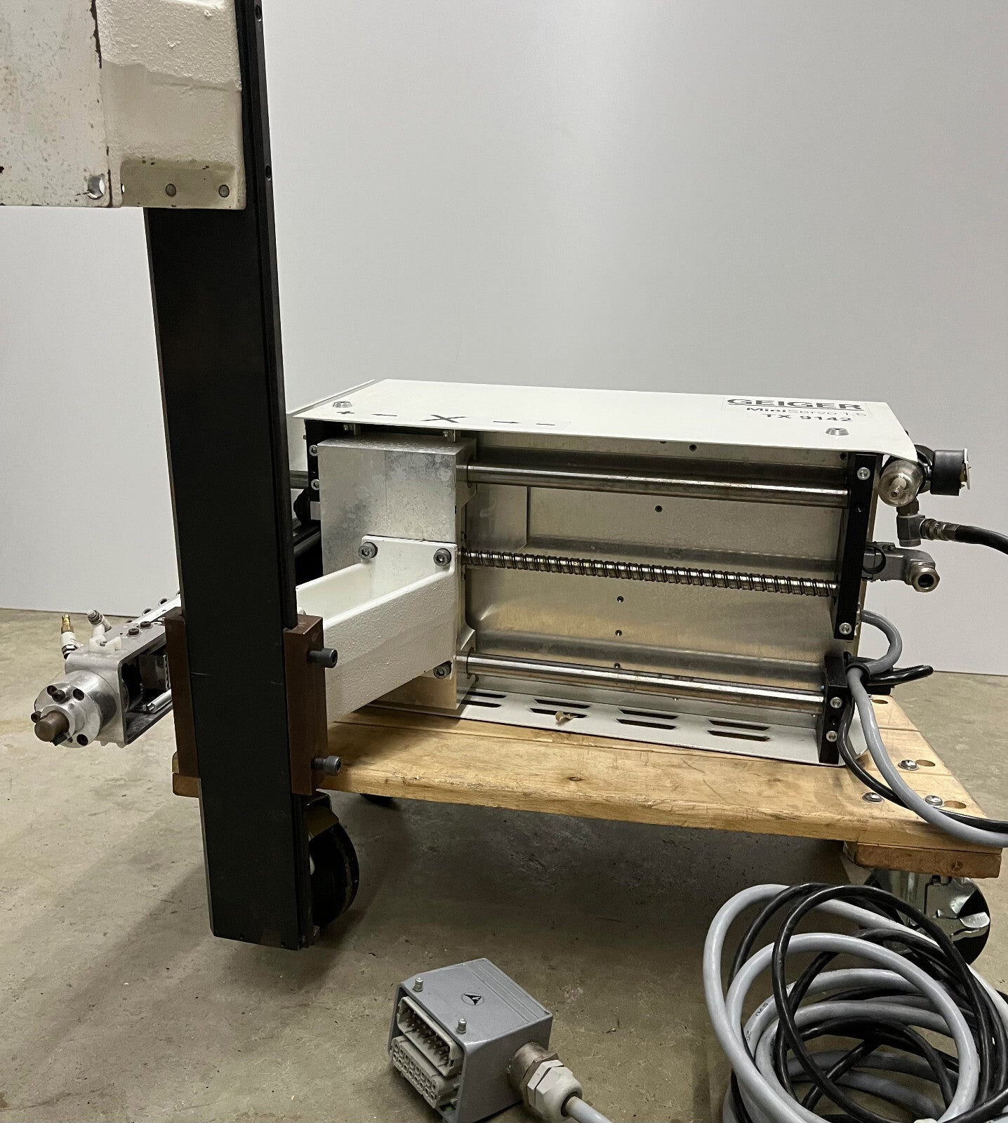 GEIGER HANDLING SYSTEMS MOTION PICKER MINISERVO 1.5 115V VOOR ONDERDELEN/REPARATIE