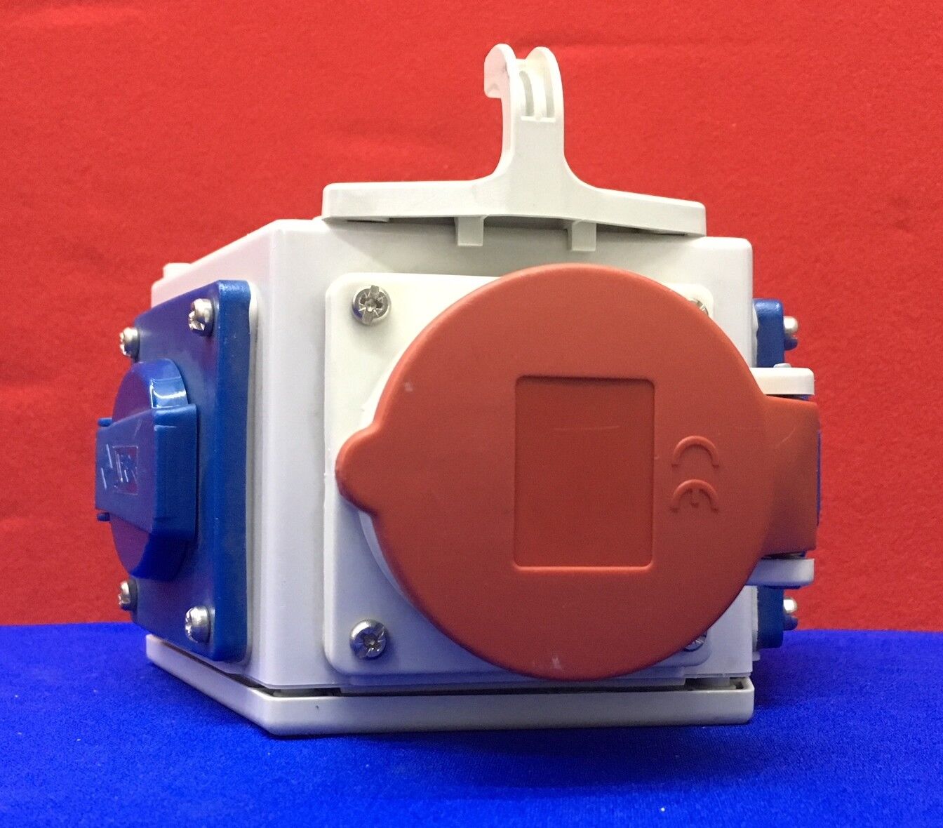 MENNEKES 92915 / DELTA-BOX RECEPTACLE COMBINATION