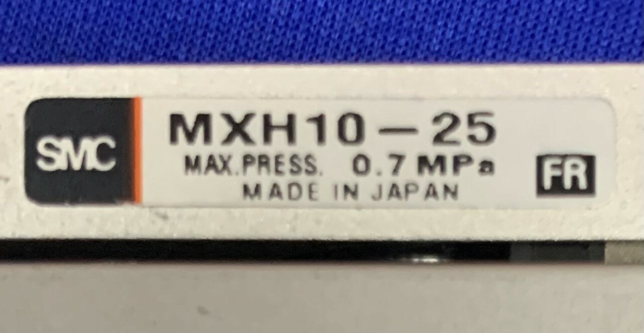 2er-Set SMC MXH10-25 Kompakt-Schiebetische mit SMC D-F9N-Sensor