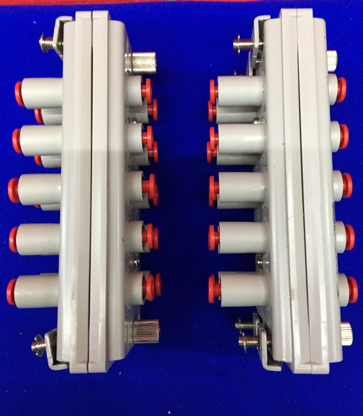 AANTAL VAN 2 - SMC MULTICONNECTORS 10-POORTS