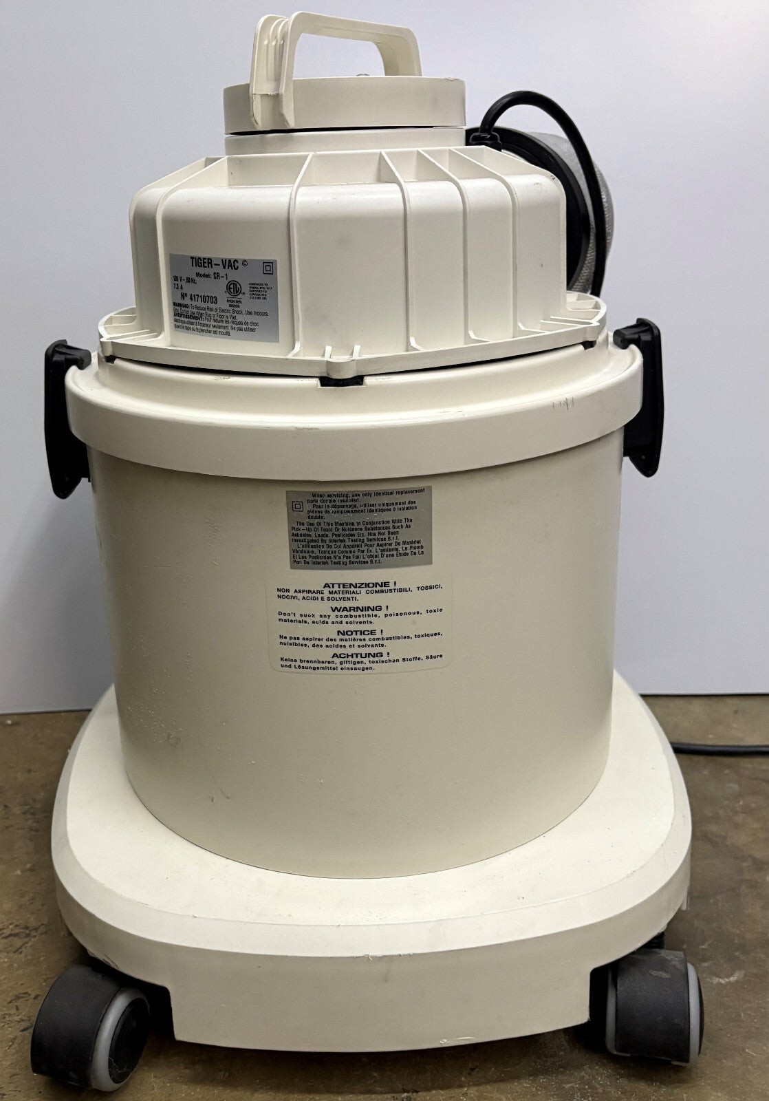 TIGER-VAC CR-1 CLEANROOM VACUUM CLEANER - FILTER DAMAGED BENT - NO ATTACHMENTS