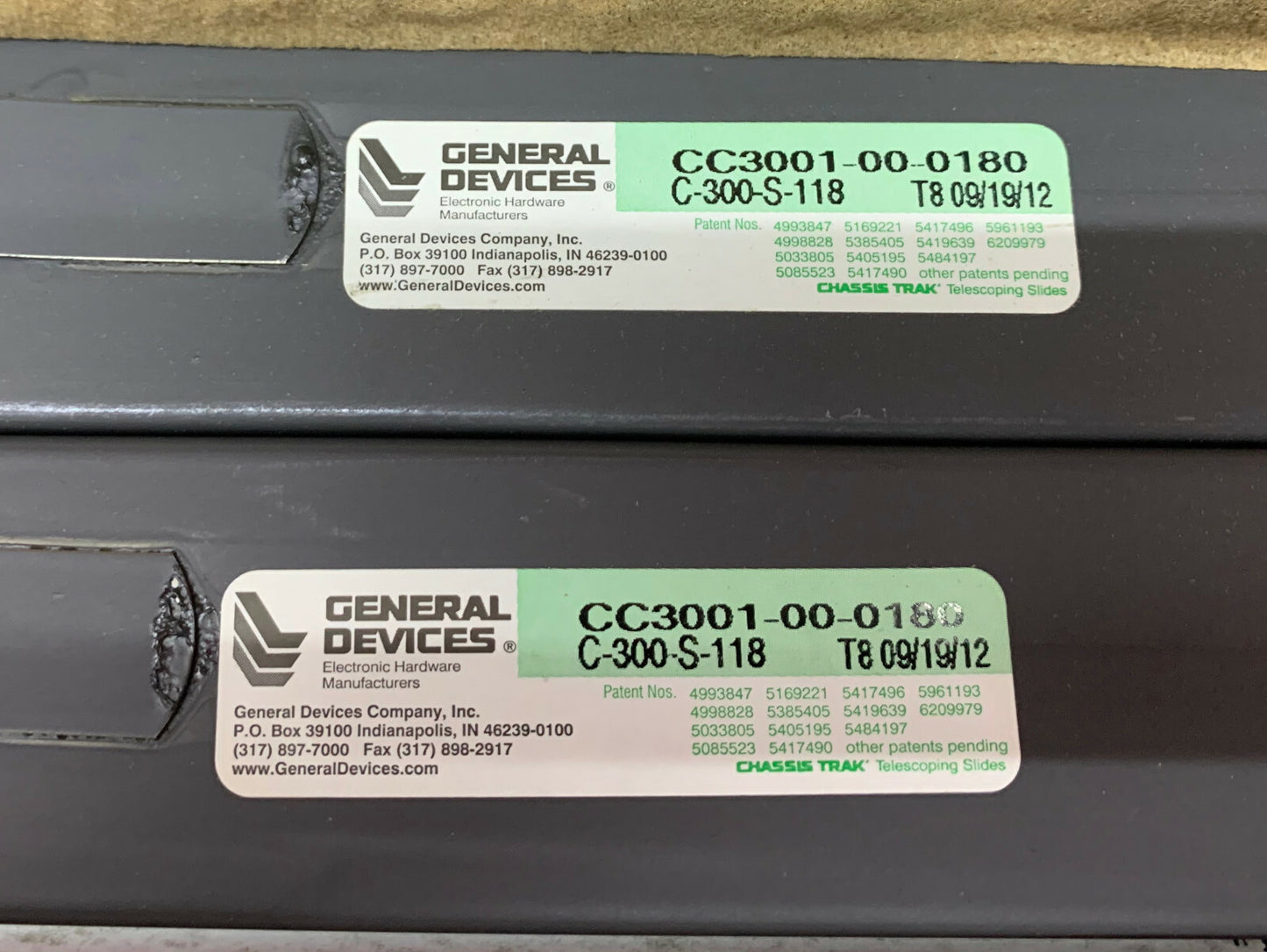 DISPOSITIVOS GENERALES C-300-S-118 1 JUEGO - SOPORTE DESLIZANTE PARA GABINETE DE 18"/37" SIN PIVOTE