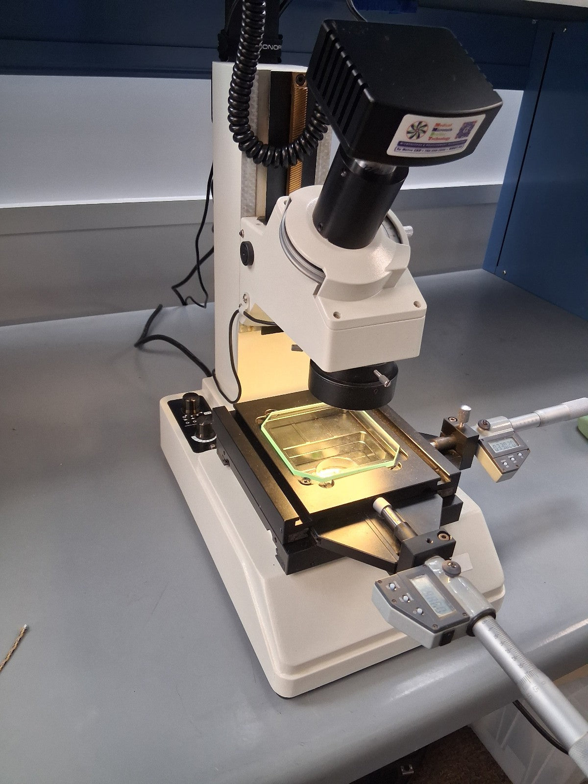 MMBT-1DM XY Tool Scope 20X Toolmakers Manual Microscope  2"x2" Stage HDMI Camera