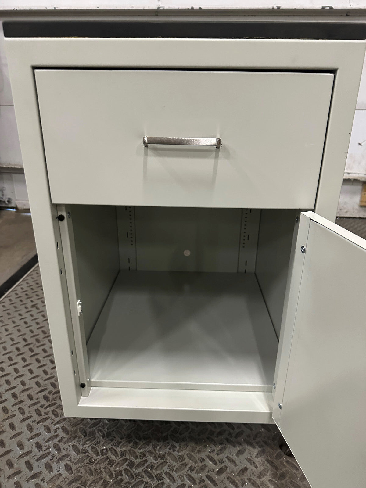 TAN COLORED STEEL CABINET BLACK CHEM TOP SURFACE PULL OUT DRAWER AND SWING DOOR