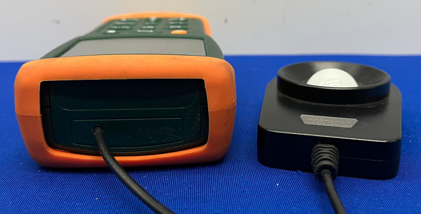 EXTECH EASYVIEW ™ 33 DIGITALE LICHTMETER MET GEHEUGEN &amp; KOFFER