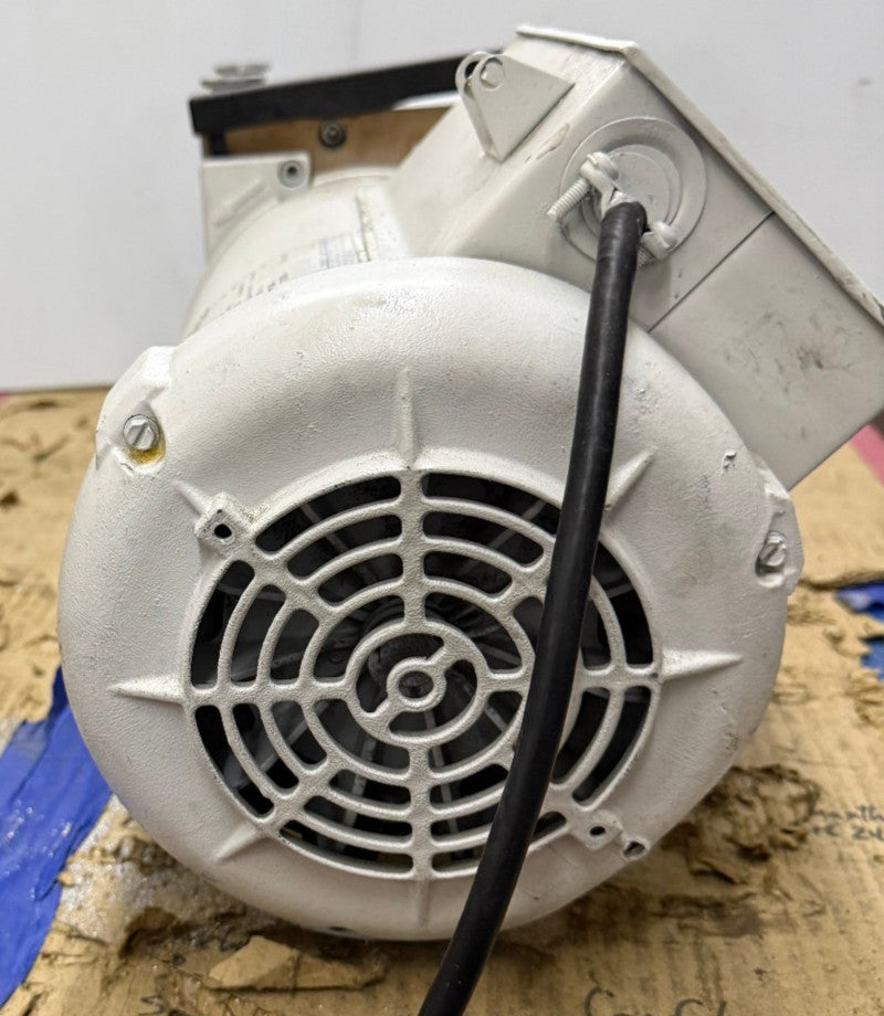 Leybold / Trivac D8B 91256-2 Dual Stage Rotary Vane Vacuum Pump For Parts/Repair