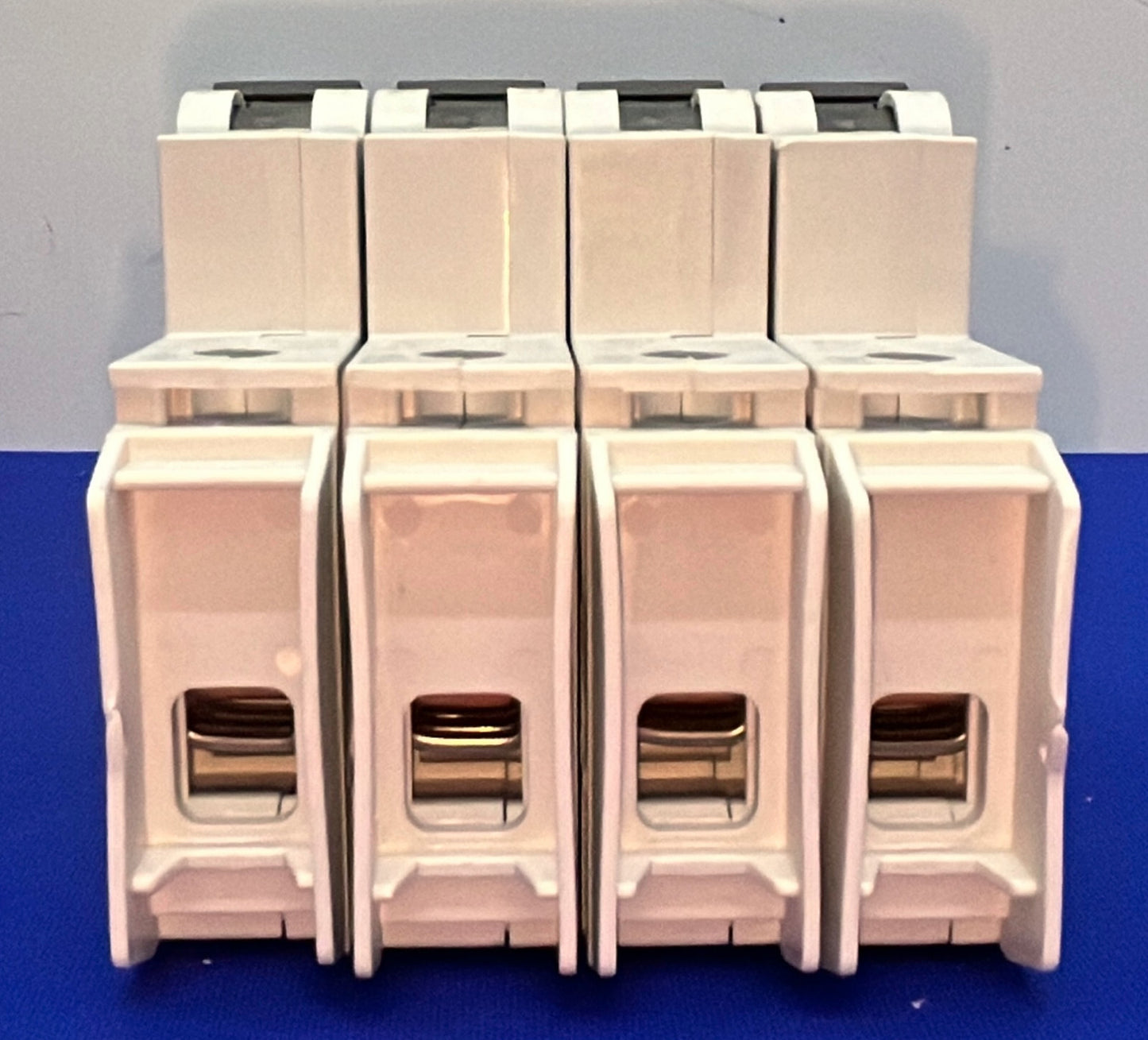 INTERRUTTORE AUTOMATICO EATON / CUTLER HAMMER WMTC1005 5AMP 1 POLO 240V - 1 LOTTO QTY 4