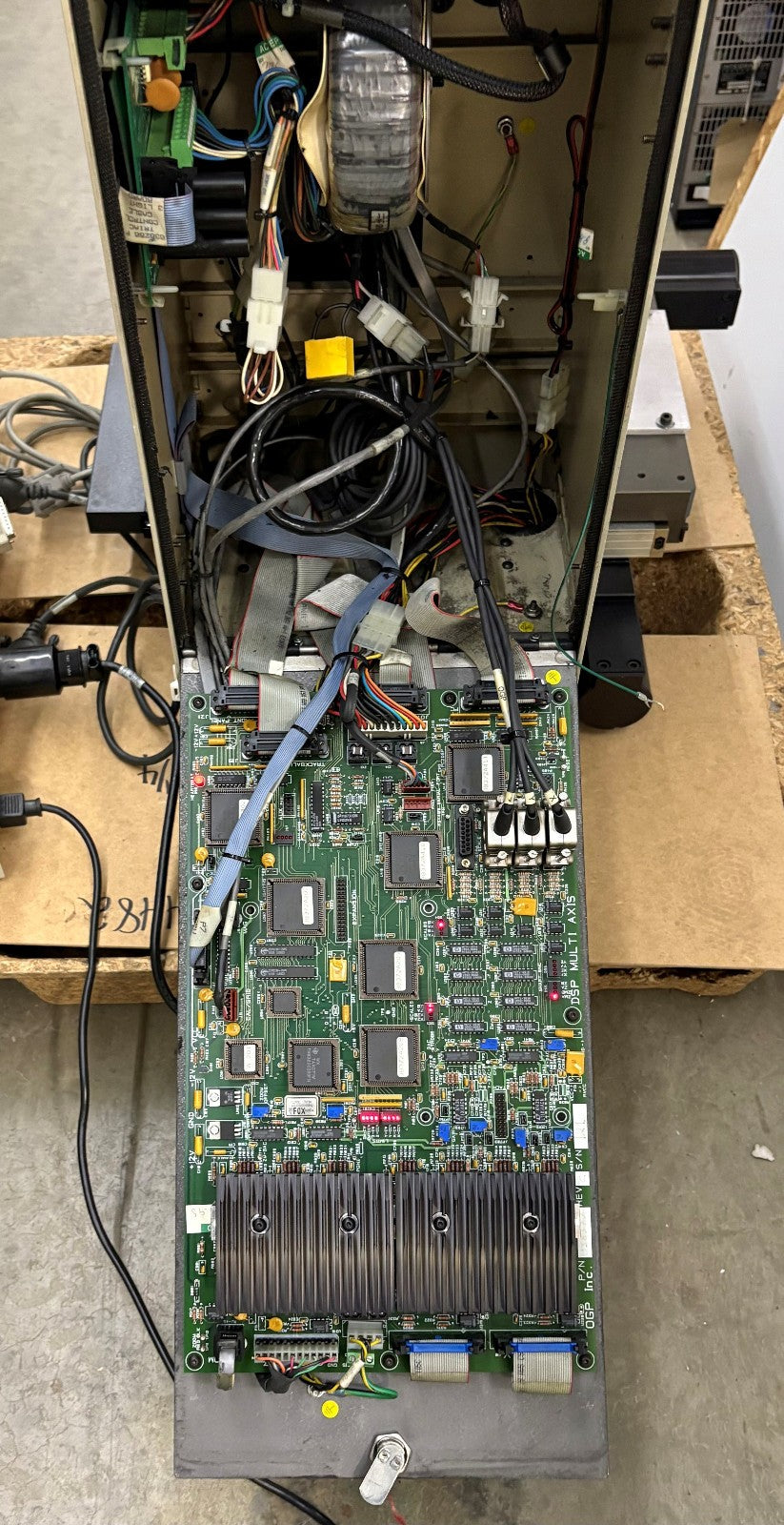 OGP OPTICAL GAGING PRODUCT SMARTSCOPE 200 CFOV MEASURING SCOPE FOR PARTS/REPAIR