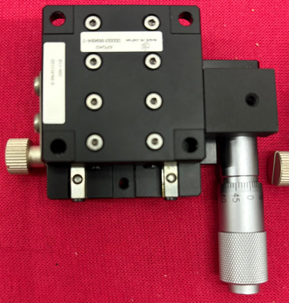 Lot of 2 XPG40 MANUAL 40mm x 40 mm STAGE X-AXIS LINEAR MANUAL POSITIONING STAGE