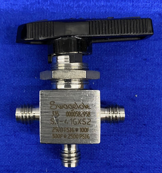 VÁLVULA DE BOLA DE 3 VÍAS SWAGELOK SS-41GXS2 - FALTA TUERCAS/CASQUILLOS