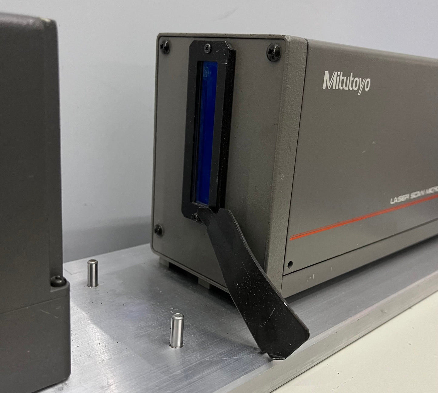 MITUTOYO LSM-3000 / LSM-602 LASER SCAN MICROMETER  FOR PARTS/REPAIR