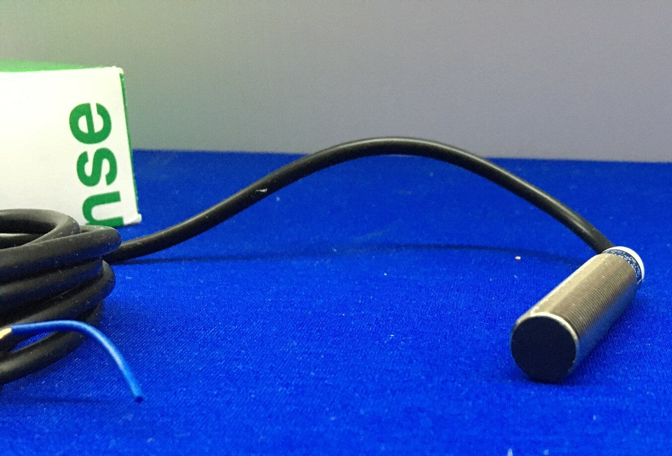 TELEMECANIQUE SCHNEIDER ELECTRIC OsiSENSE XS612B1PAL2 / 014573 PROXIMITY SWITCH